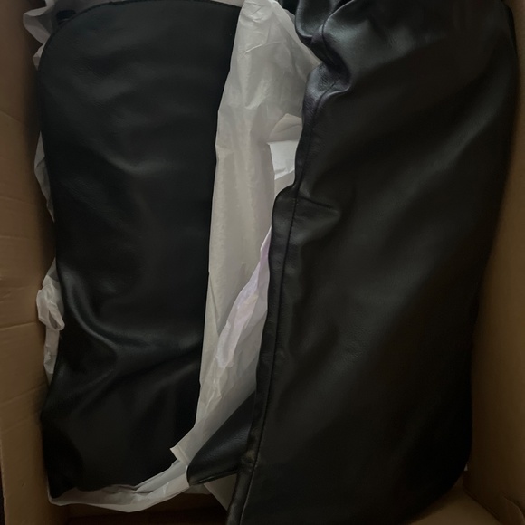 Knee high boots - Picture 3 of 4